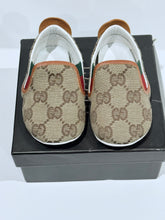 Load image into Gallery viewer, Vintage Baby Gucci shoes
