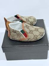 Load image into Gallery viewer, Vintage Baby Gucci shoes
