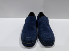 Load image into Gallery viewer, Vintage Hush Puppies Loafers
