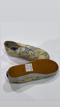 Load image into Gallery viewer, Vintage Floral print Keds
