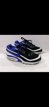 Load image into Gallery viewer, Vintage Nike Air Max
