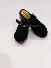 Load image into Gallery viewer, Nina Kids Vintage clogs
